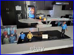 Master Replicas Star Trek USS Enterprise NCC-1701 statue -Signed + Sideshow Book