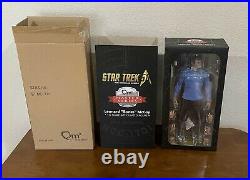 QMx Star Trek TOS Dr. Bones McCoy 1/6 scale figure & Legend Studio lighted Case