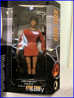 STAR TREK Lieutenant Uhura Classic Edition Playmates 1/6 Scale