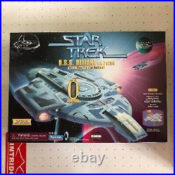 Star Trek Deep Space 9 U. S. S. Defiant Nx-74205 1997 New Playmayes #16140