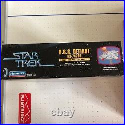 Star Trek Deep Space 9 U. S. S. Defiant Nx-74205 1997 New Playmayes #16140