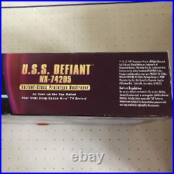 Star Trek Deep Space 9 U. S. S. Defiant Nx-74205 1997 New Playmayes #16140