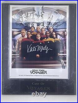 Star Trek Voyager Cast Signature Set