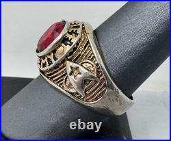 VERY RARE Star Trek Starfleet Academy Gold Tone Red Stone Ring Paramount Pic