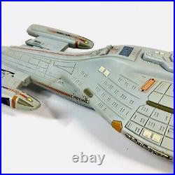 Vintage Star Trek USS Voyager NCC-74656 Playmates 1995 Pls Read Description