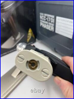 Wand Star Trek Black & White Phaser VIDEO metal parts Master Replicas handle