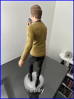 William Shatner Autographed Star Trek Captain Kirk 14 Scale Statue
